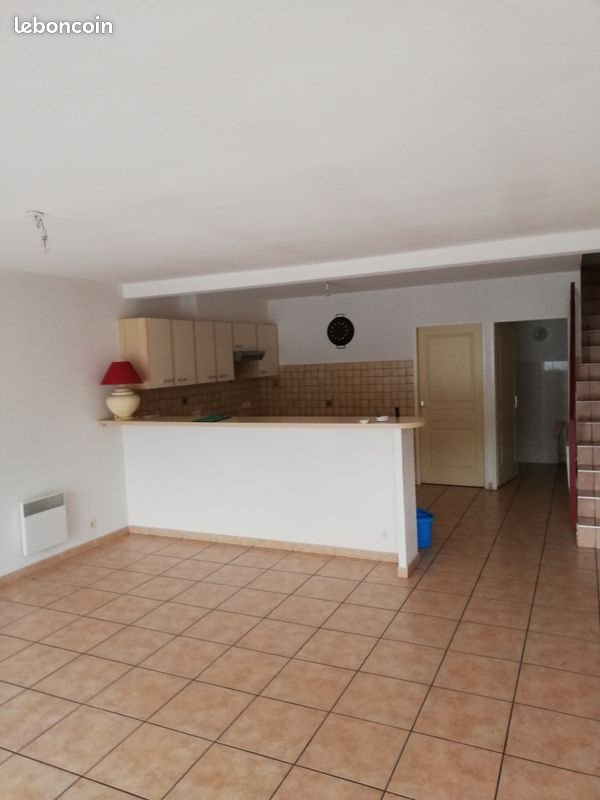 Maison à louer, 92m², Fourques