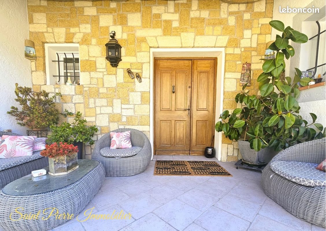 Maison à vendre, 236m², Saint-Mitre-les-Remparts