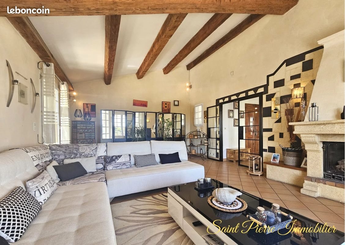 Maison à vendre, 236m², Saint-Mitre-les-Remparts