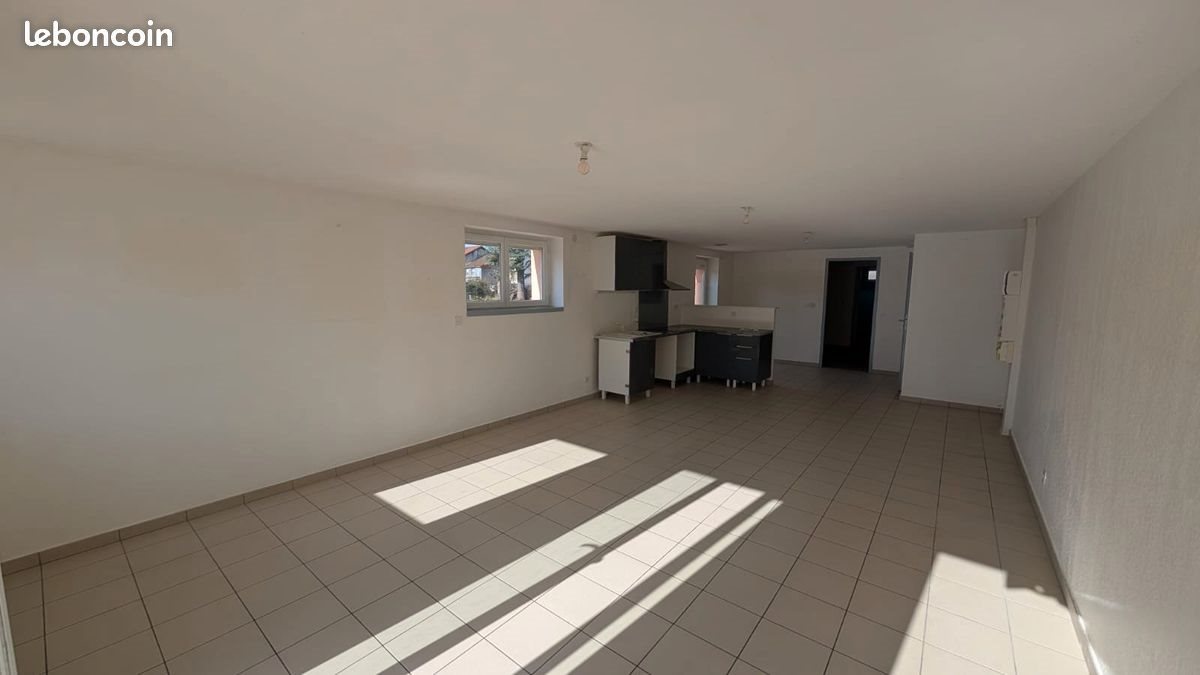 Appartement à louer, 66m², Priay