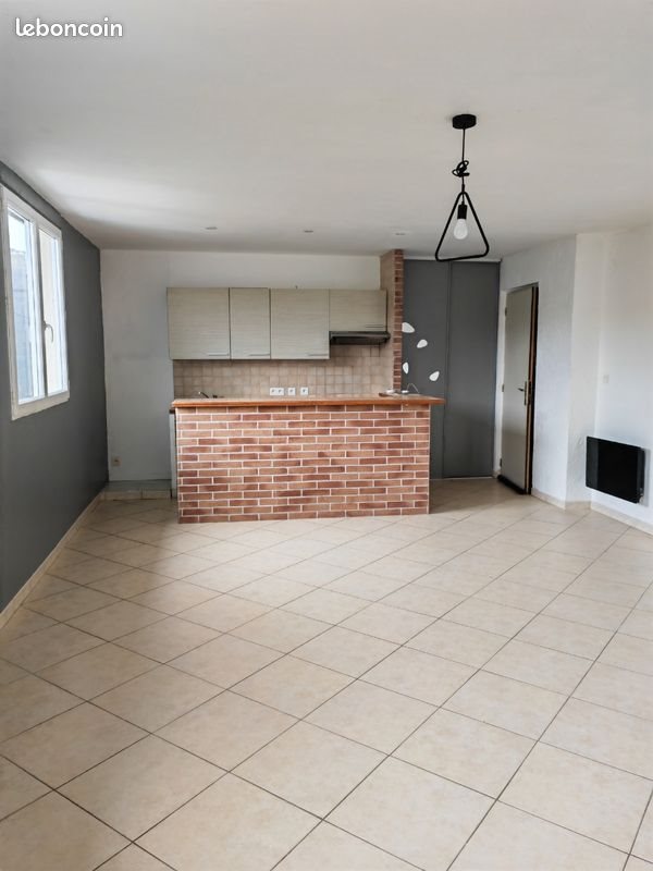 Appartement à louer, 48m², Uzel