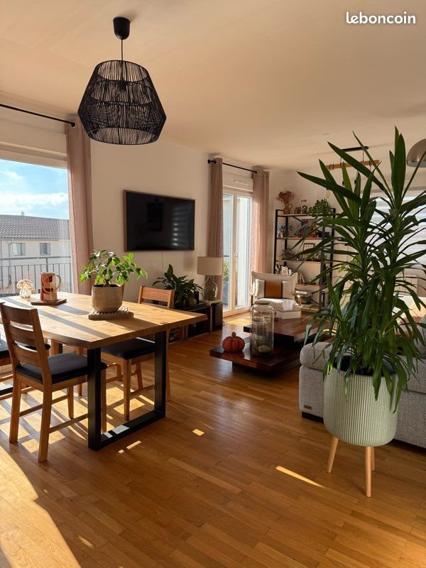 Appartement à louer, 85m², Lissieu