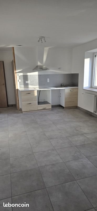 Maison à louer, 85m², Saint-Forgeux