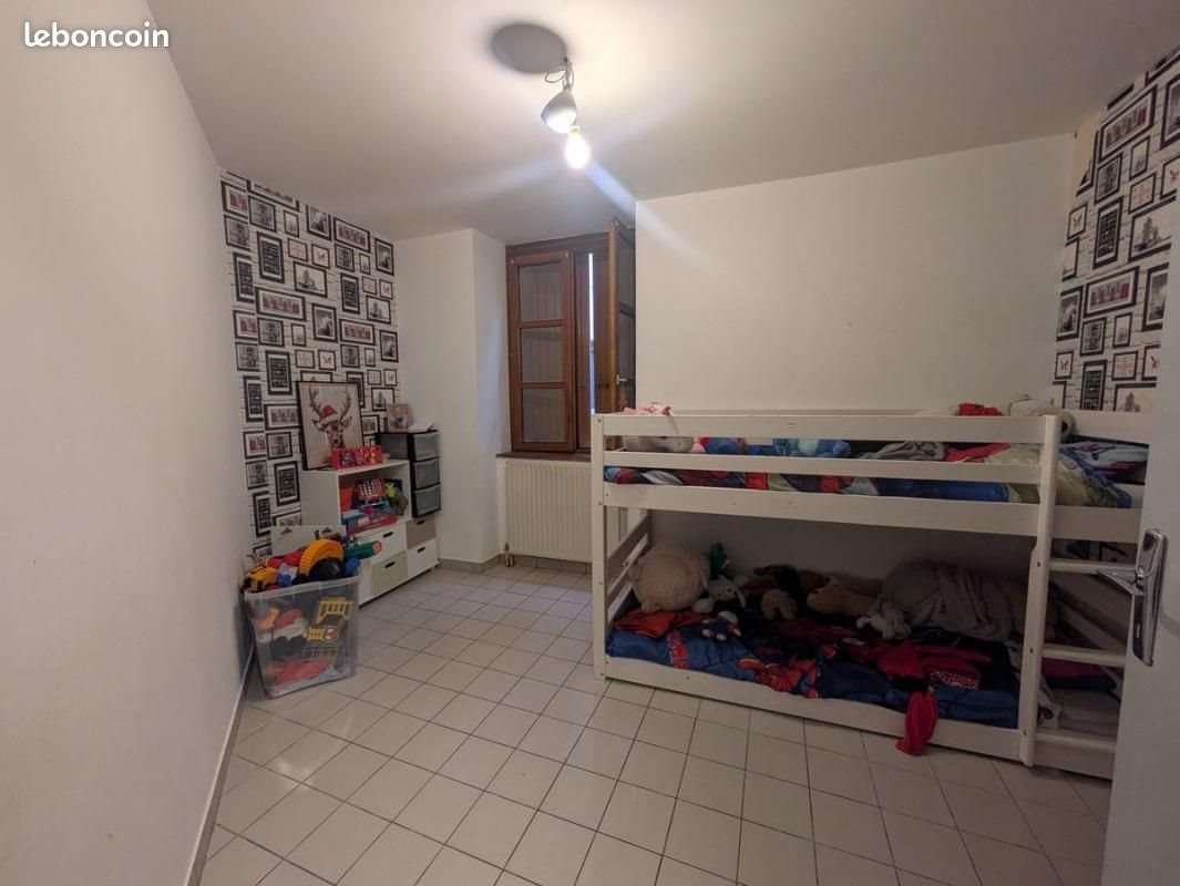 Appartement à louer, 73m², Anneyron