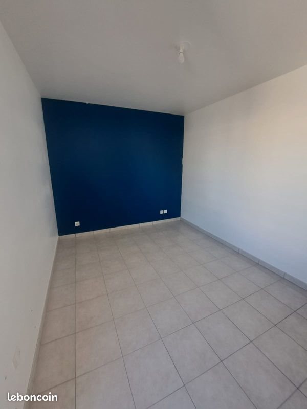 Appartement à louer, 74m², Venelles