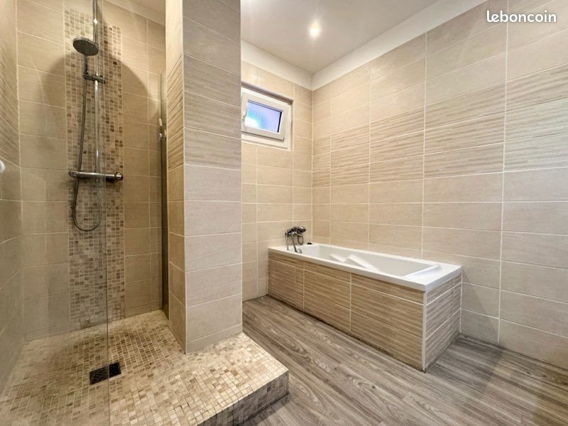 Appartement à louer, 82m², Cluses