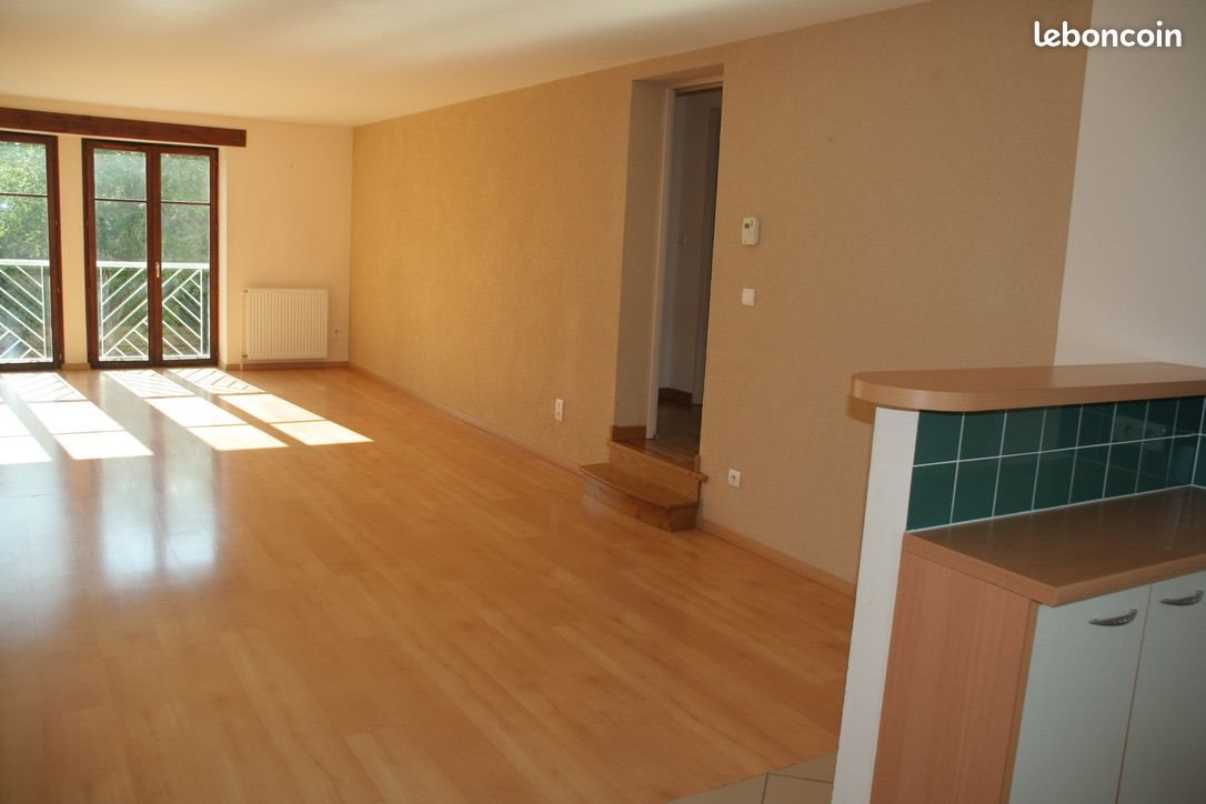 Appartement à louer, 84m², Plaimpied-Givaudins