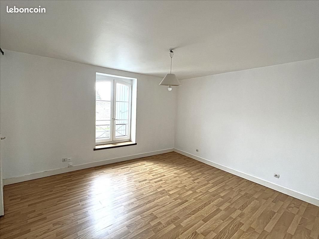 Appartement à louer, 88m², Aigre