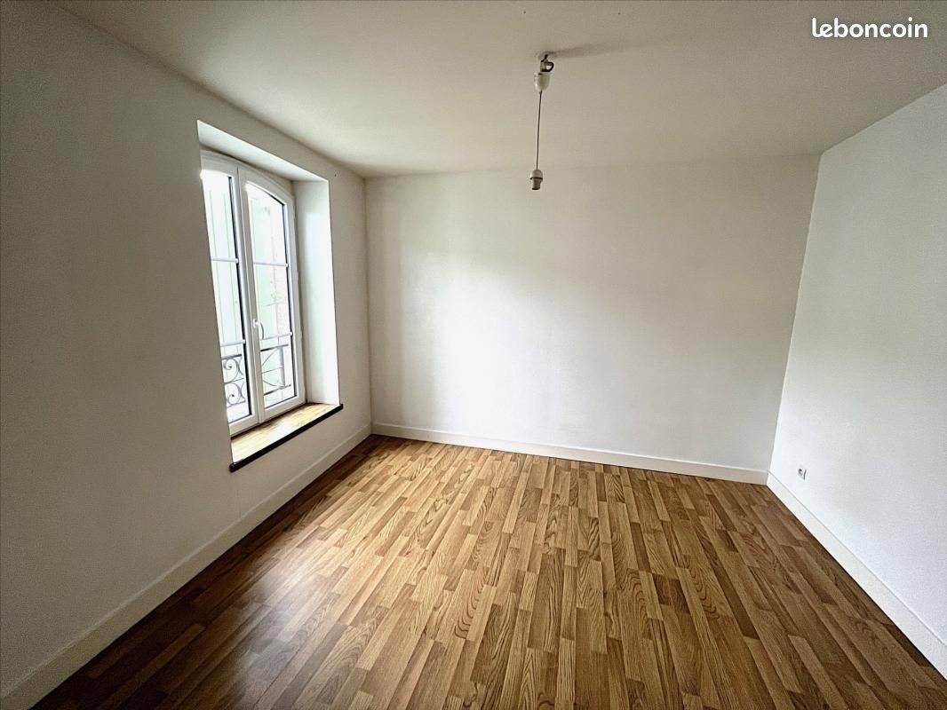 Appartement à louer, 88m², Aigre