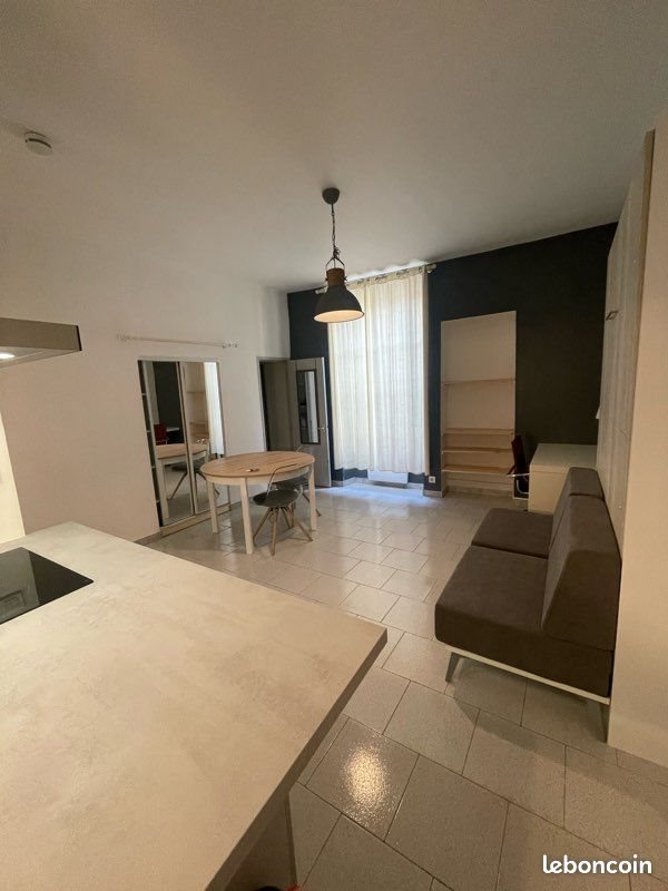 Appartement à louer, 28m², Nîmes