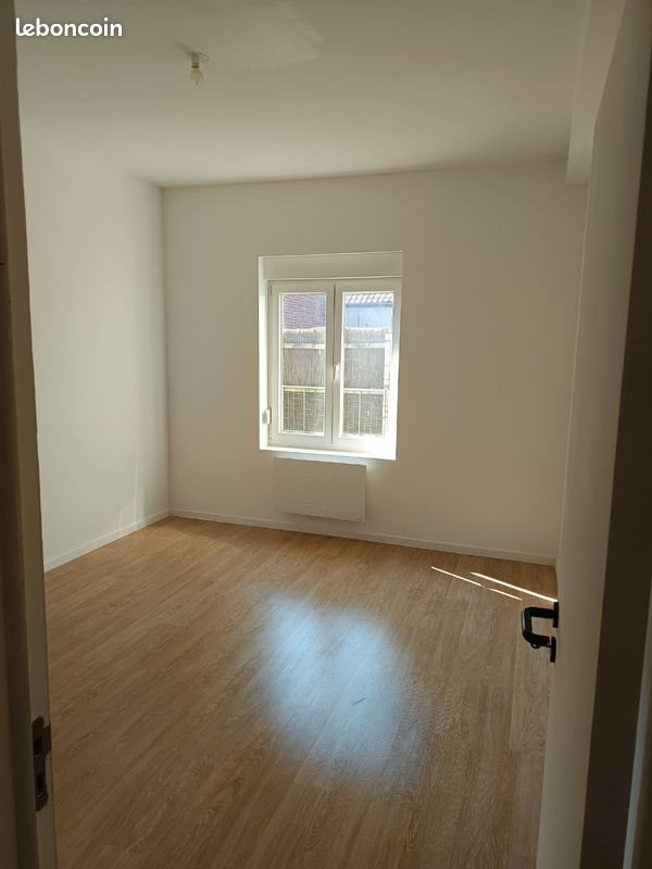 Appartement à louer, 90m², Quiévrechain