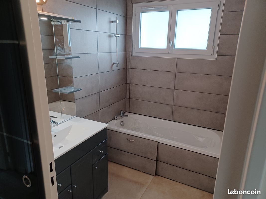 Appartement à louer, 81m², Gray