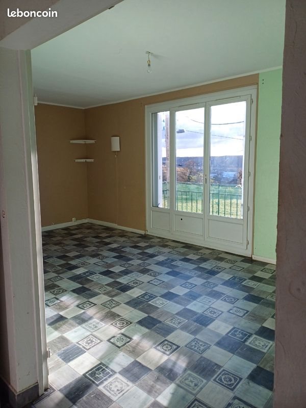 Appartement à louer, 70m², Descartes