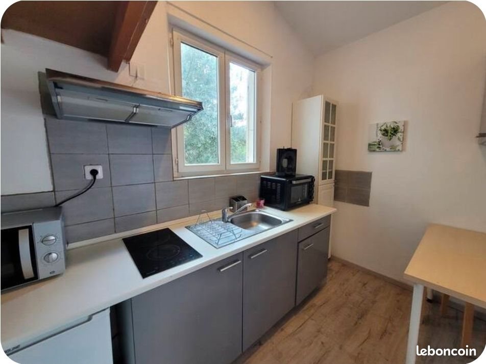 Appartement à louer, 22m², Simiane-Collongue