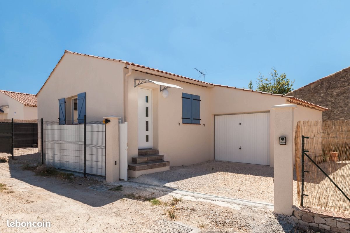 Maison à louer, 75m², Saint-Mitre-les-Remparts