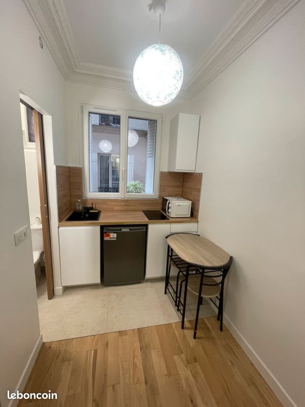 Appartement à louer, 14m², Paris 18ème