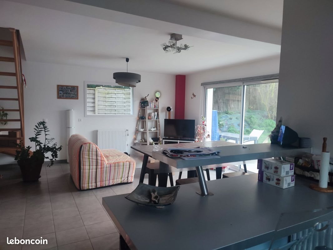 Maison à louer, 94m², Bobital
