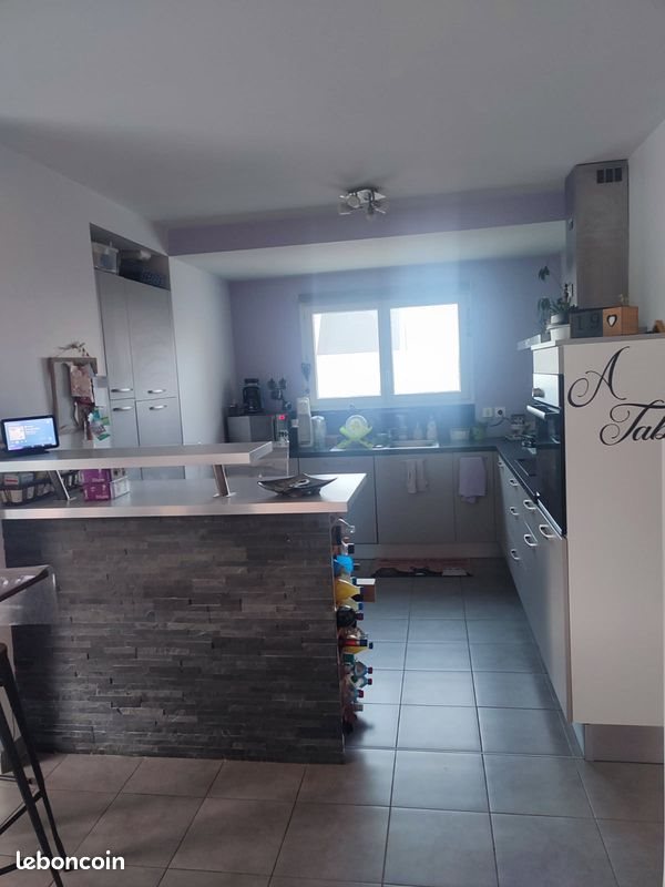 Maison à louer, 94m², Bobital