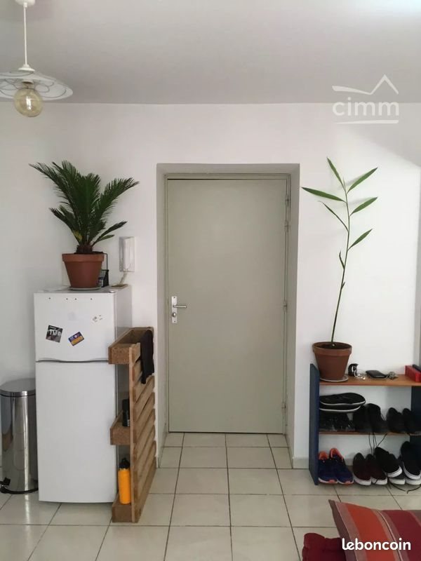 Appartement à louer, 28m², Peyrolles-en-Provence