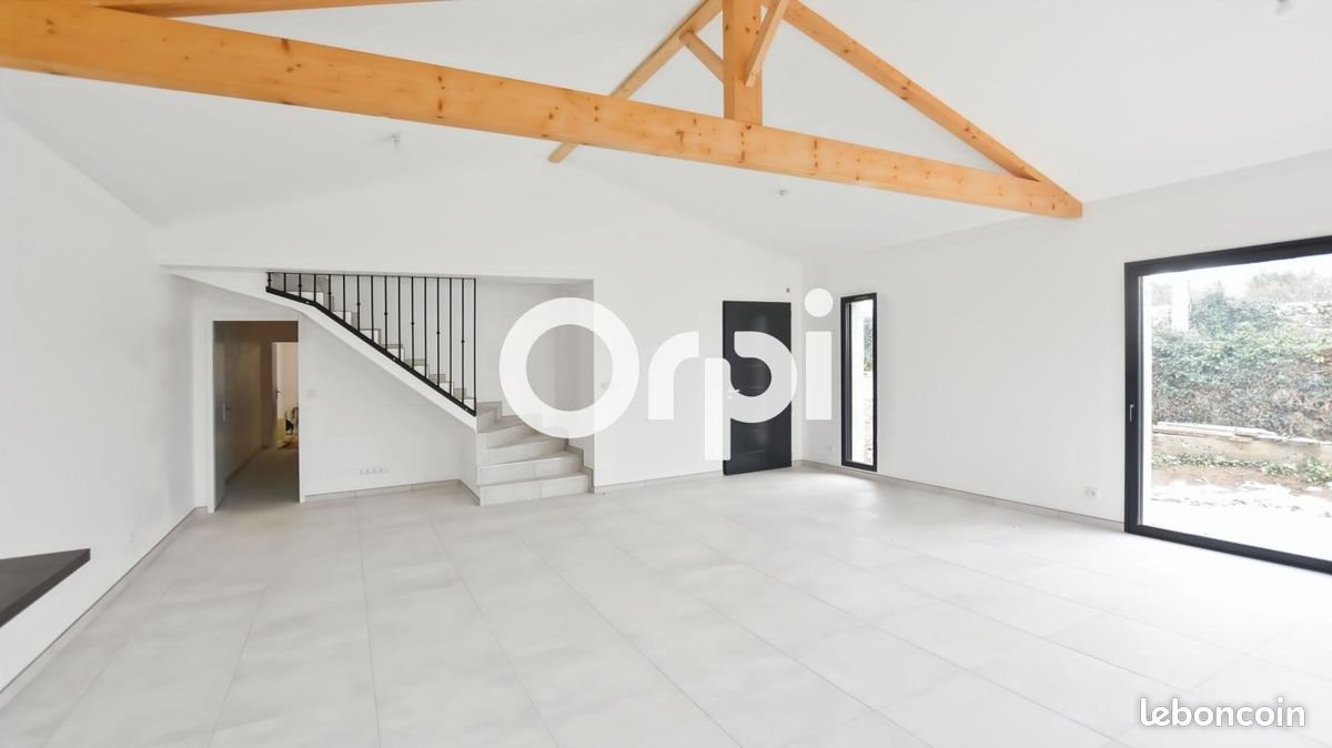 Maison à louer, 126m², Soucieu-en-Jarrest