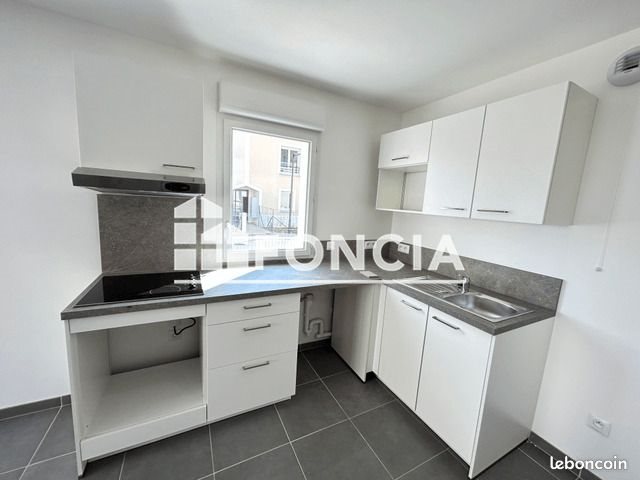 Appartement à louer, 78m², Saint-Hilarion