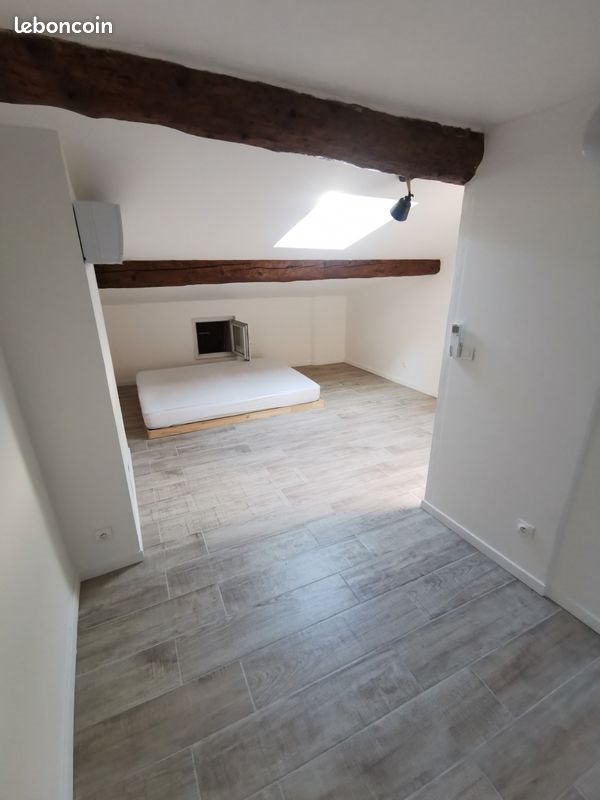 Maison à louer, 75m², Escales