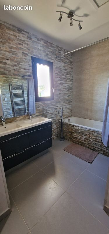 Maison à louer, 75m², Donzère