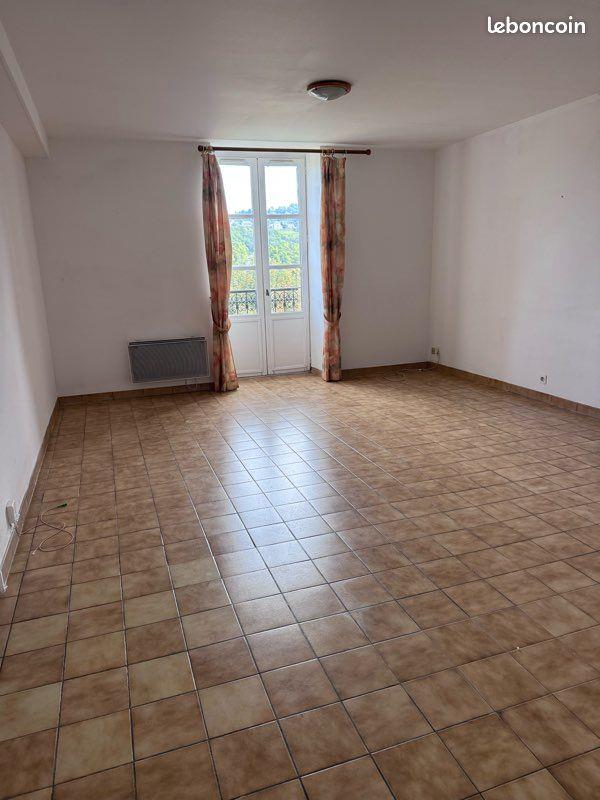 Appartement à louer, 75m², Murat