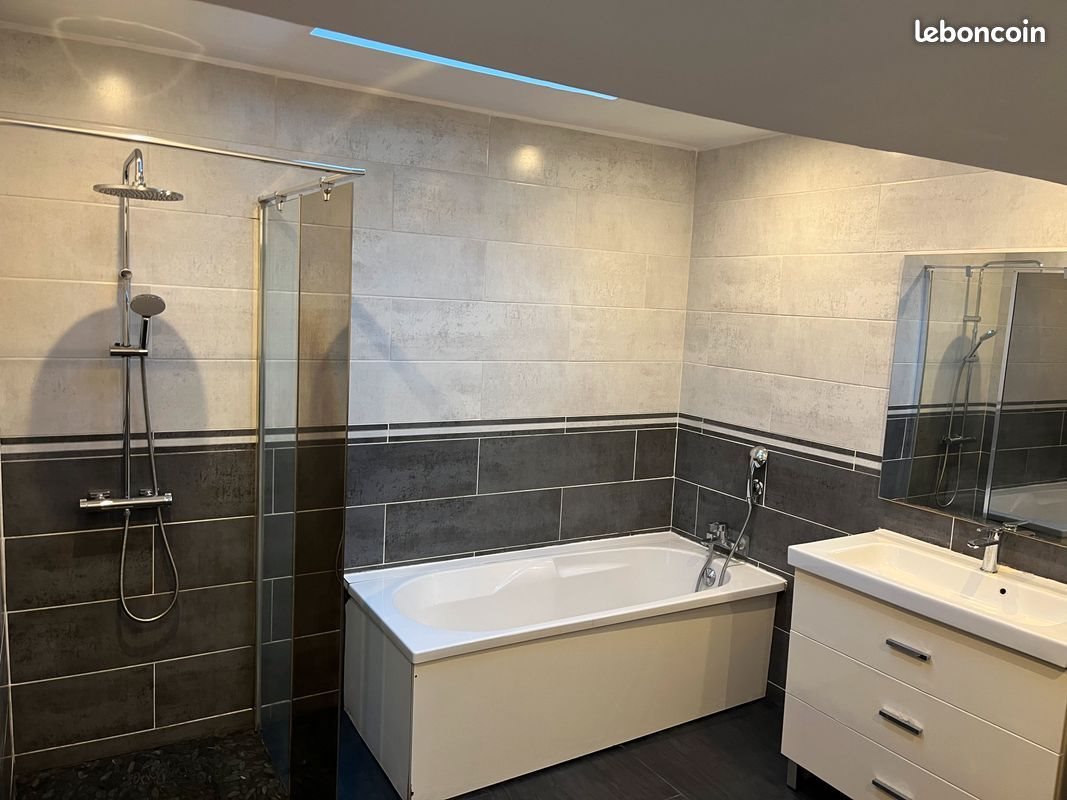 Maison à louer, 110m², Illies