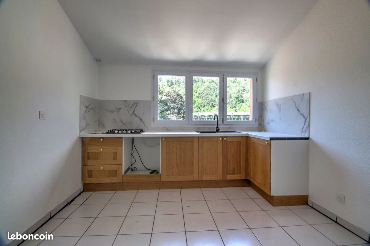 Appartement à louer, 88m², Le Chambon-Feugerolles