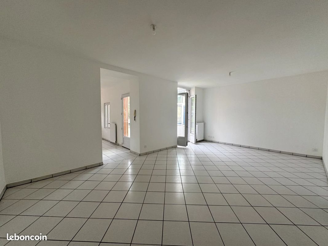 Appartement à louer, 88m², Le Chambon-Feugerolles