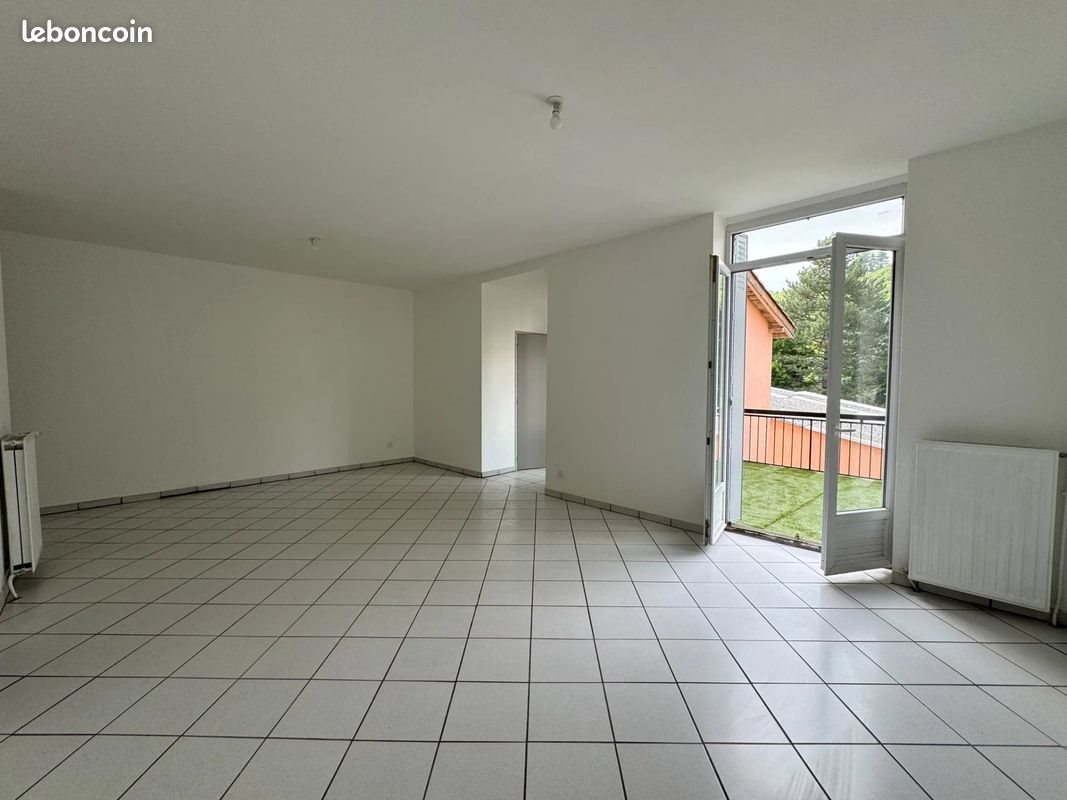 Appartement à louer, 88m², Le Chambon-Feugerolles