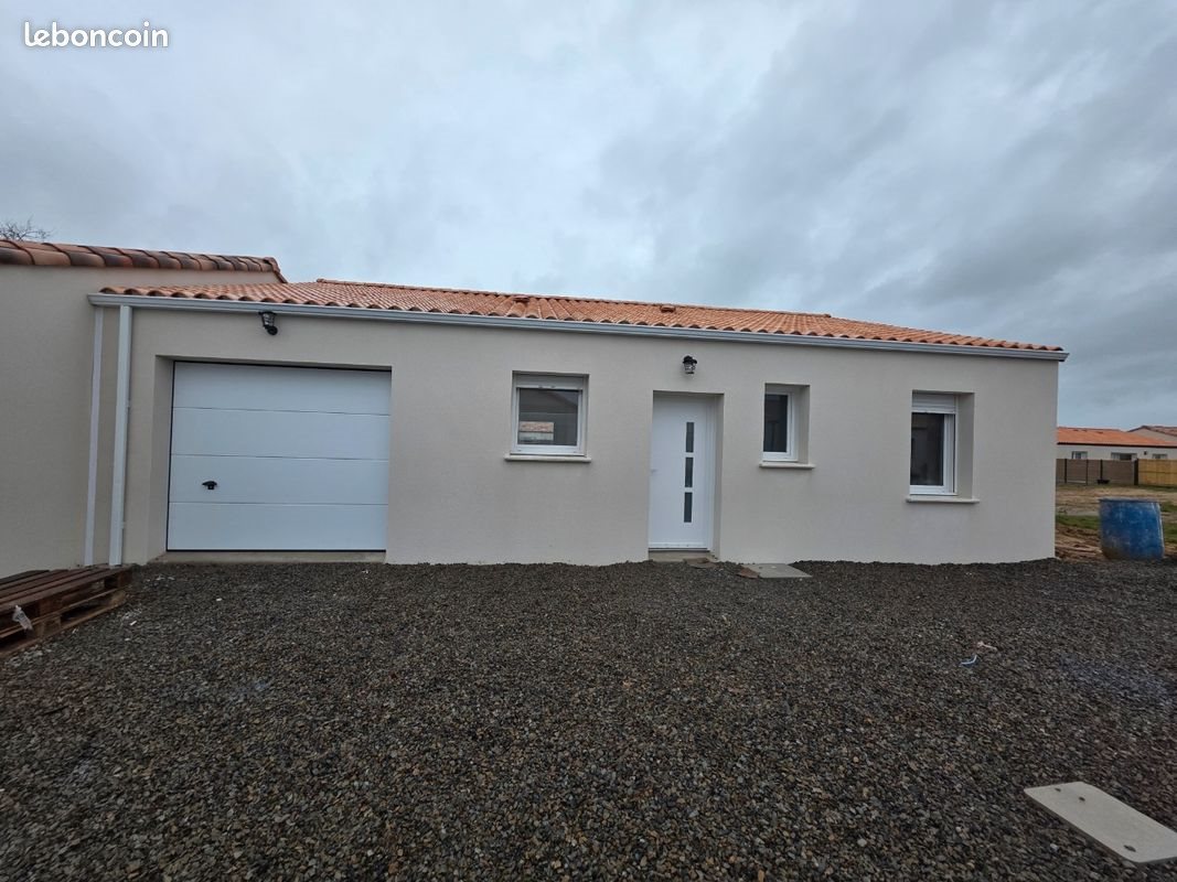 Maison à louer, 90m², Nesmy