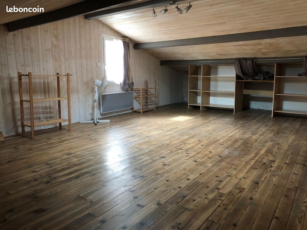 Maison à louer, 97m², Roiffieux
