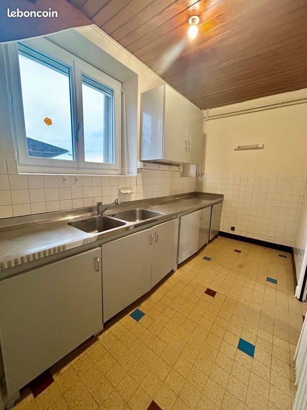 Maison à louer, 139m², Saint-André-le-Gaz