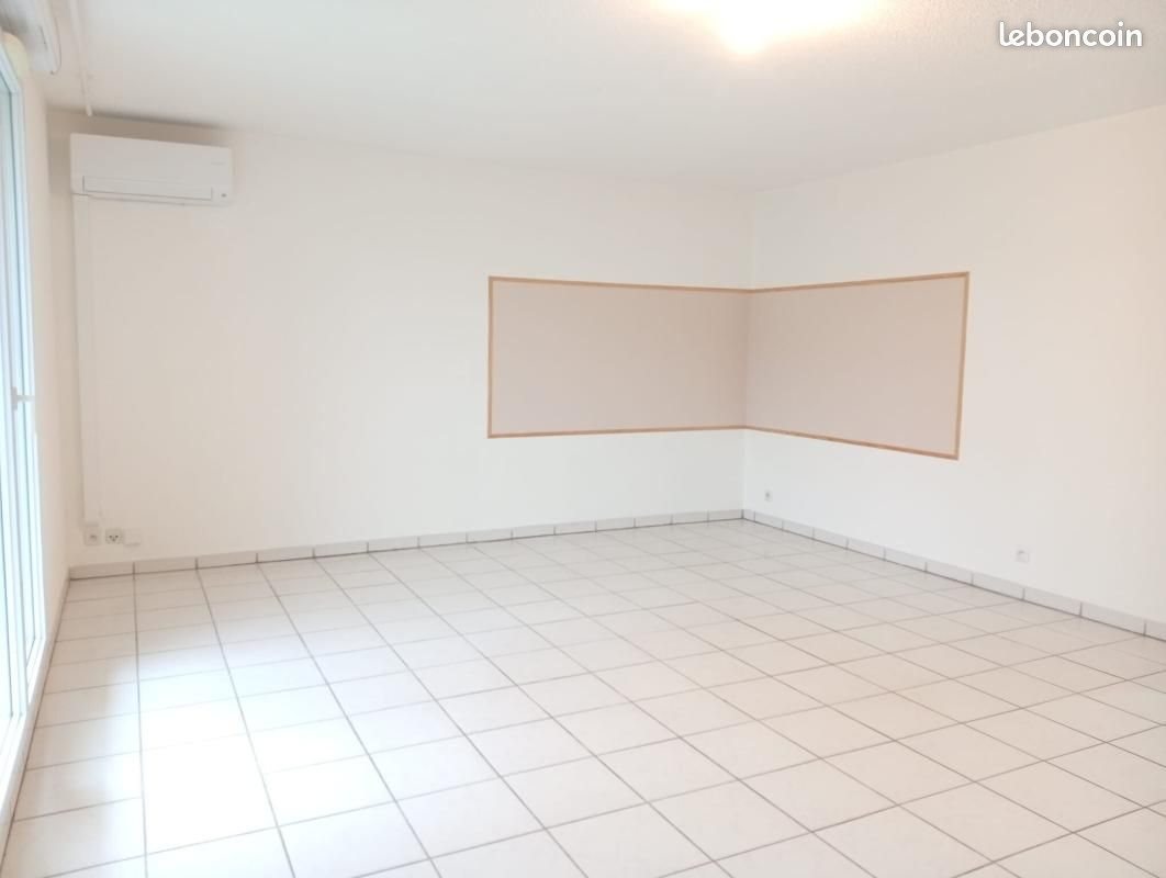 Appartement à louer, 65m², Lespinasse