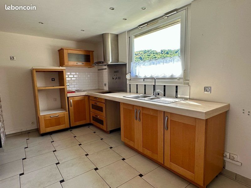 Maison à louer, 110m², Lillebonne