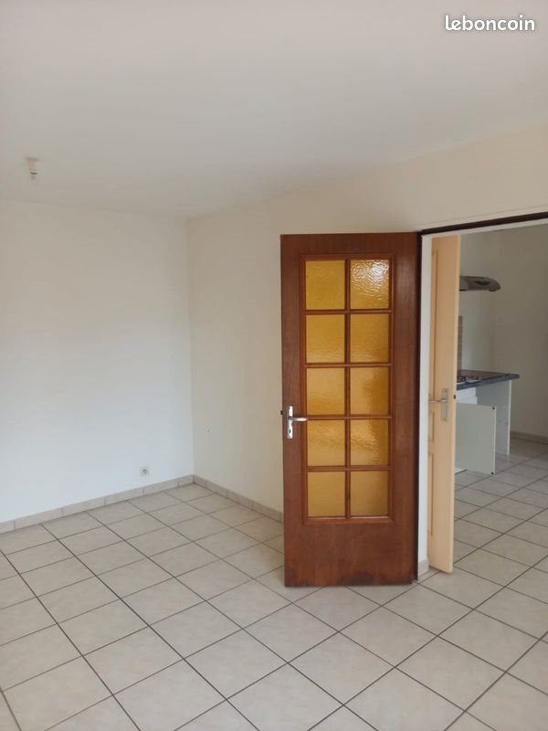 Appartement à louer, 59m², Fors
