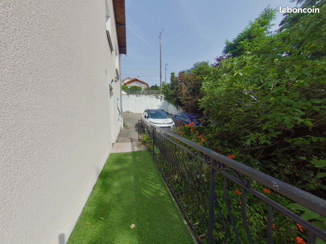 Appartement à louer, 99m², Neyron