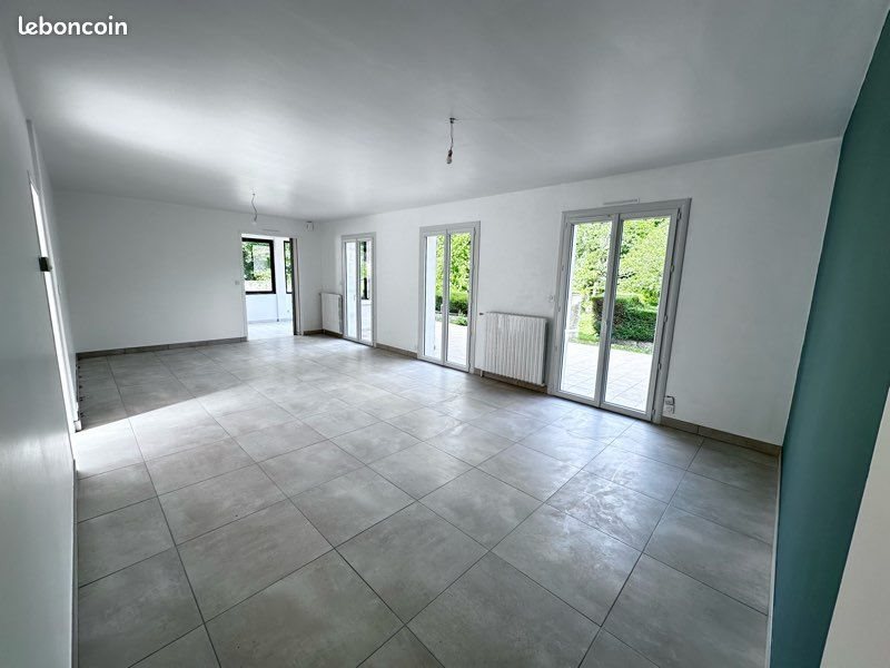 Maison à louer, 140m², Neuville-de-Poitou