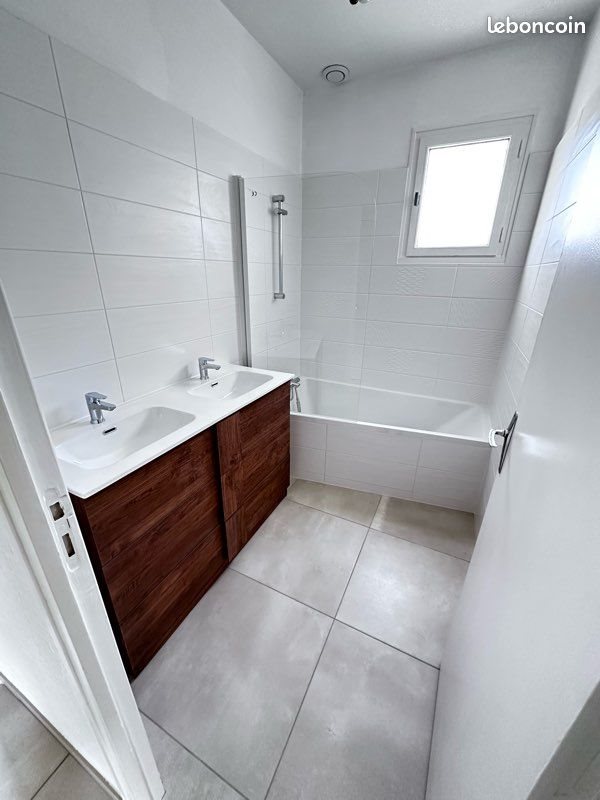 Maison à louer, 140m², Neuville-de-Poitou