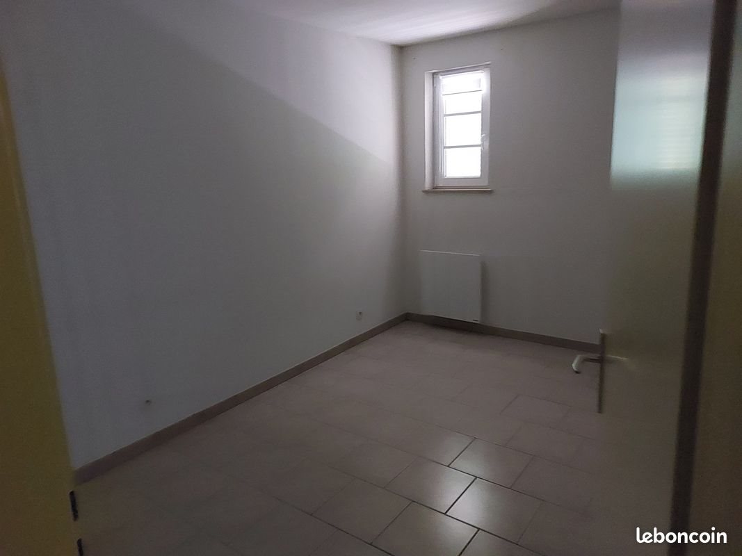 Appartement à louer, 75m², Dolving