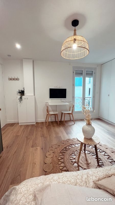 Appartement à louer, 19m², Paris 18ème