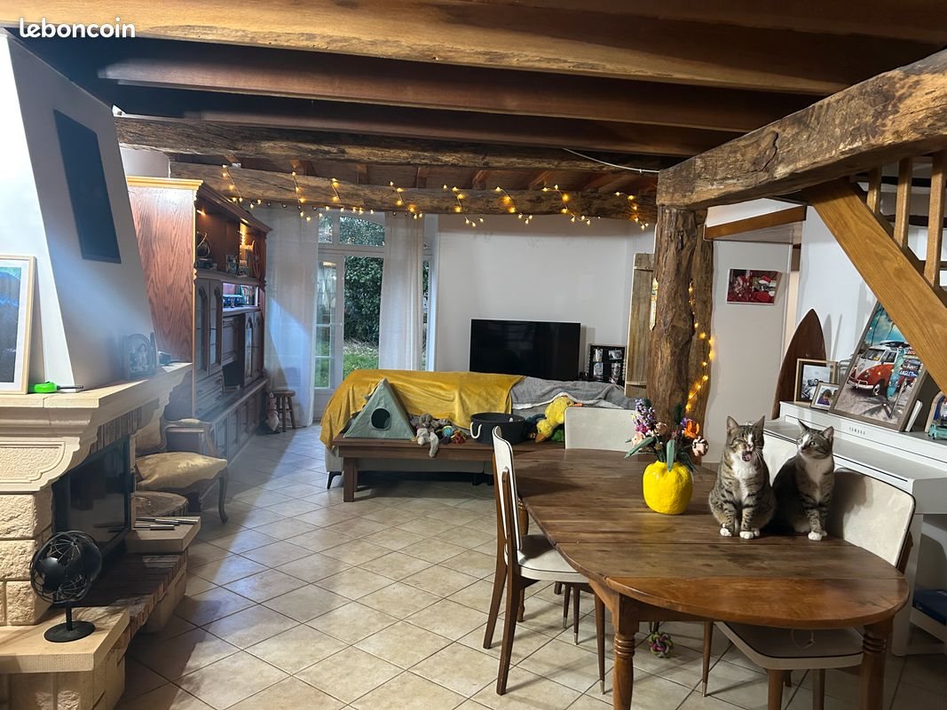 Maison à louer, 136m², Soulignonne