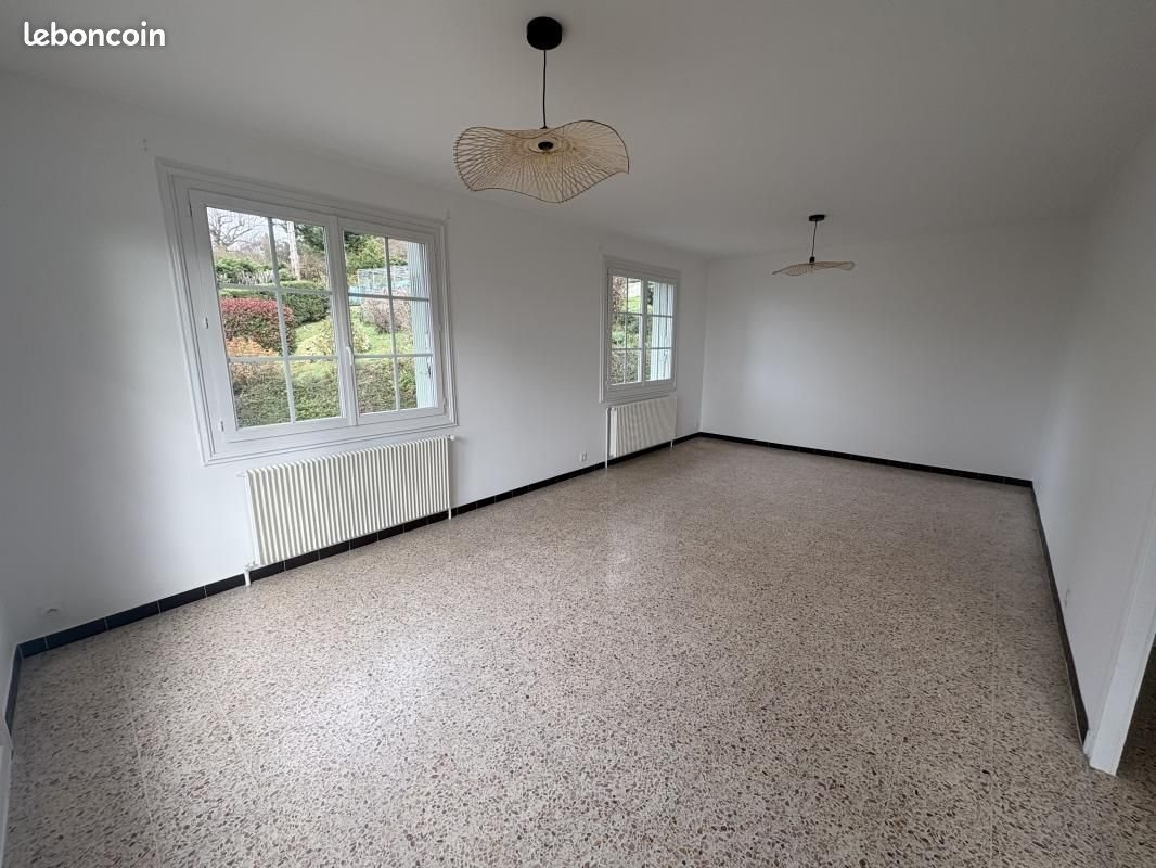 Appartement à louer, 70m², Saint-Bonnet-les-Oules