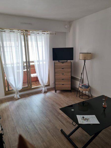 Appartement à louer, 25m², Marseille 6ème