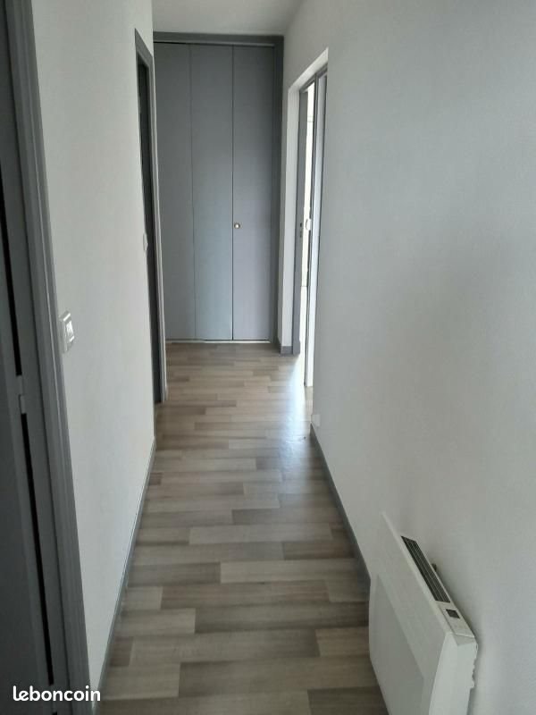 Appartement à louer, 61m², Cornil