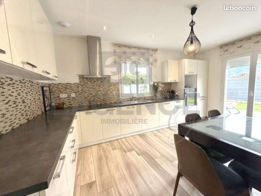 Maison à vendre, 131m², Marnaz