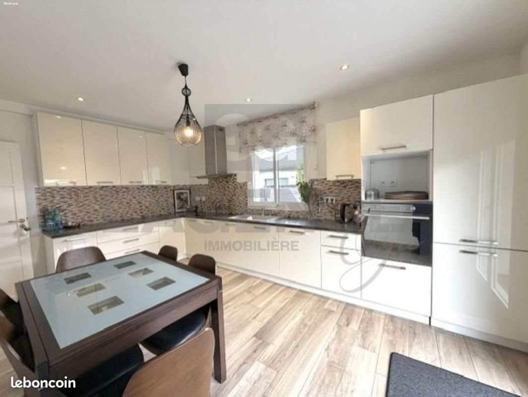 Maison à vendre, 131m², Marnaz