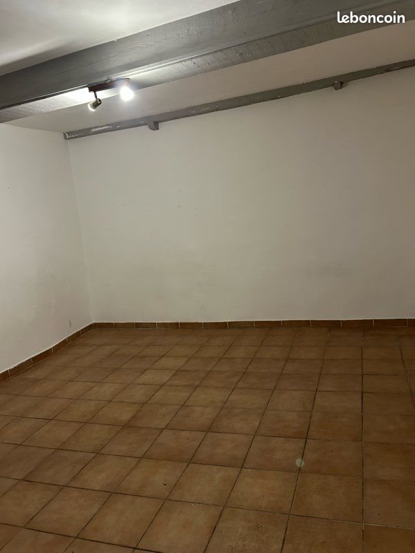Appartement à louer, 24m², Saint-Maximin-la-Sainte-Baume